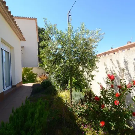 فيلة In Spain Near Sandy Beaches L' Escala